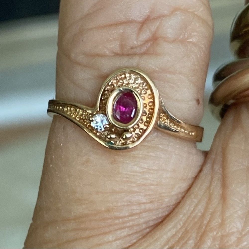 10K Yellow Gold European Made Genuine Ruby & Diamond Ring - Picture 2 of 12